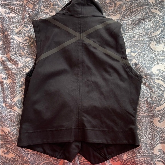 Reebok Vest - Picture 4 of 4